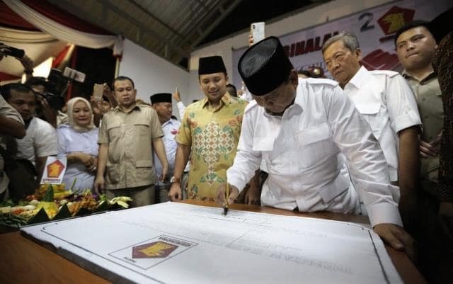 Prabowo Resmikan Kantor DPD Gerindra di Banten Prabowo Resmikan Kantor DPD Gerindra di Banten