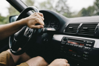 Mengenali Hal yang Menyebabkan Setir Mobil Biasanya Berat ke Kanan yang Kurang Diketahui!