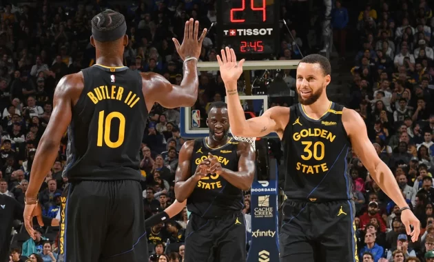 Curry Bikin Keajaiban! Tembakan Setengah Lapangan Epik! Curry Bikin Keajaiban! Tembakan Setengah Lapangan Epik!