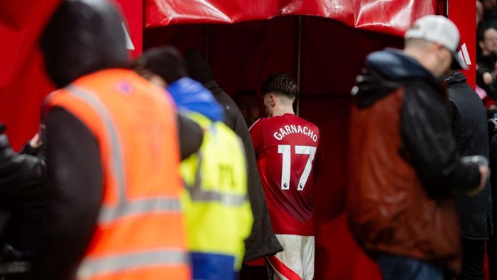 Garnacho Dihukum Traktir Skuad MU Makan Malam, Ada Apa? Garnacho Dihukum Traktir Skuad MU Makan Malam, Ada Apa?